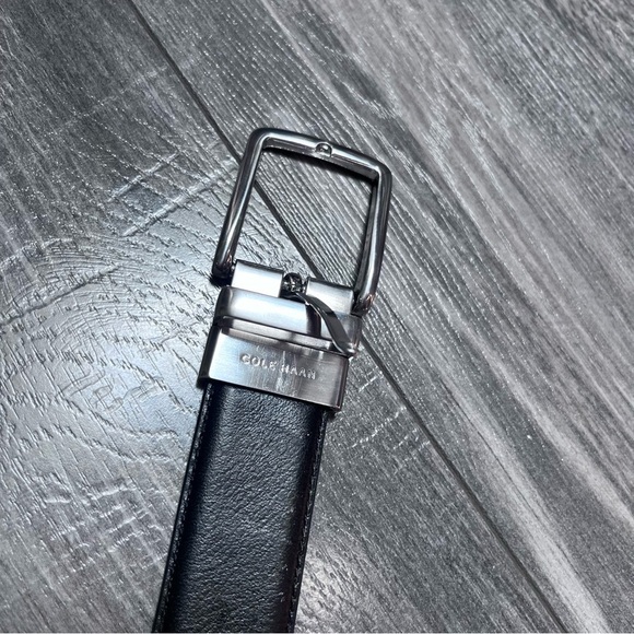 Cole Haan men’s Reversible Feather Edge Leather Black brown Belt size 32 - Picture 11 of 11